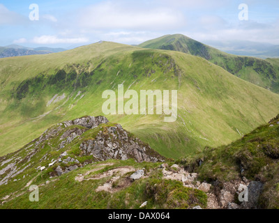 Snowdonia's Nantlle Ridge - the view across Bwlch Dros-bern from Craig Cwm Silyn to Mynydd Tal-y-mignedd Stock Photo