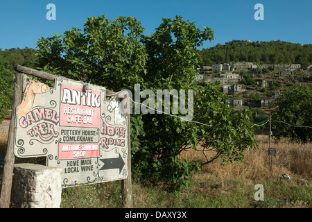 Türkei, Provinz Mugla, Fethiye, Kayaköy, touristisches Schild Stock Photo