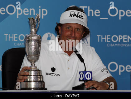 Muirfield, East Lothian, Scotland. 21st July, 2013. 2013 Open champion American Phil Mickelson with the Claret Jug during the winners press conference of The Open Golf Championship from Muirfield. The 2013 Open Championship was the 142nd Open Championship held 18-21 July at Muirfield Golf Links in Gullane, East Lothian, Scotland. Credit:  Action Plus Sports/Alamy Live News Stock Photo