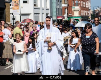 The Procession in Honour of Our Lady of Mount Carmel makes its way along Clerkenwell Rd in London. Stock Photo