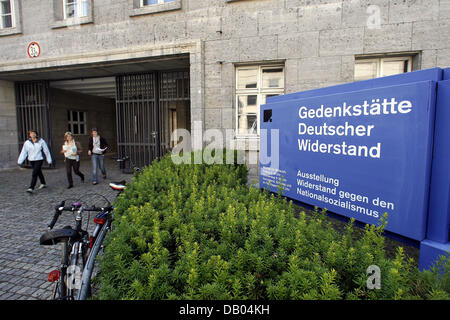The picture shows the entrance to Bendlerblock, the German resistance memorial, in Berlin, Germany, 27 June 2007. The historical building hosted German fleet armament, Hitler's speech on 3 February 1933 and the attempted assassination of Hitler on 20 July 1944. Avowed scientologist Tom Cruise plans to play resistance fighter Claus Schenk Graf von Stauffenberg, who was shot that day Stock Photo