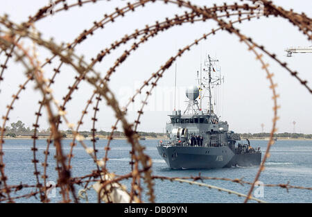 German Navy speedboat 'Ensdorf' leaves the harbour of Limassol, Cyprus, 30 May 2007. The German Navy troops deployed in the UNIFIL mission group 'Maritime Task Force' patrol the Lebanese coast to hinder Hezbollah militias from smuggling of arms. Photo: Matthias Schrader Stock Photo