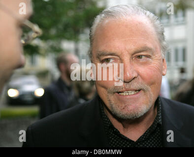 US actor Stacy Keach arrives for the 14th Oldenburg Filmfestival in Oldenburg, Germany, 12 September 2007. Keach is guest of honour to the festival and presides the jury. Photo: Ingo Wagner Stock Photo