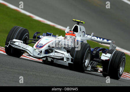 Polish Formula One pilot Robert Kubica of BMW Sauber steers his car during the qualifying session at trace circuit in Spa-Francorchamps, Belgium, 15 September 2007. The 2007 Formula 1 Belgian Grand Prix will be held on 16 September 2007. Photo: Jens Buettner Stock Photo