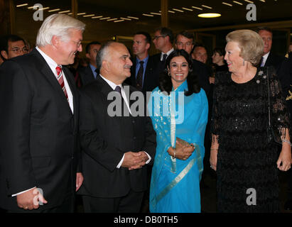(R-L) Queen Beatrix of the Netherlands, Prince Hassan of Jordan, Princess Sarvath of Jordan, and German Foreign Minister Frank-Walter Steinmeier talk during the international gala evening introducing the Centre for European Studies in Berlin, Germany, 24 September 2007. The German Foreign Office invited numerous celebrities to the event that hosted Queen Beatrix as Guest of Honour. Stock Photo