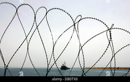 The speedboat 'Ensdorf' of the German navy leaves the port of Limassol, Cyprus, 30 May 2007. The unions of the UNIFIL 'Maritime Task Force' are going to prevent gunrunnig at the Lebanese coast. Photo: Matthias Schrader Stock Photo