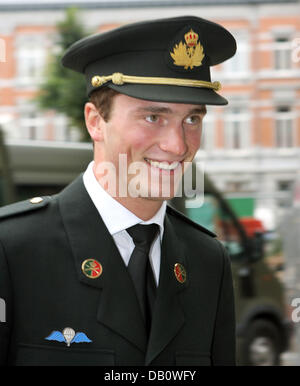 Prince Amedeo of Belgium, eldest son of Princess Astrid of Belgium and Prince Lorenz of Belgium, arrives for his swearing-in ceremony in Brussels, Belgium, 27 September 2007. Prince Amedeo was sworn in to be Belgium's Army reserve officer. Photo: Albert Niboer (NETHERLANDS OUT) Stock Photo