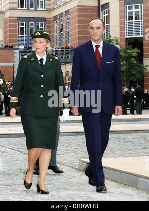 Princess Astrid of Belgium (L) and Prince Lorenz of Belgium (R) arrive for the swearing-in ceremony of their eldest son Prince Amedeo of Belgium in Brussels, Belgium, 27 September 2007. Prince Amedeo was sworn in to be Belgium's Army reserve officer. Photo: Albert Niboer (NETHERLANDS OUT) Stock Photo