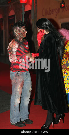 Singer Marc Terenzi (L) and his wife and singer Sarah Connor, both in gory costumes, are pictured at the adventure park 'Europark' in Rust, Germany, 02 October 2007. The horror show 'Terenzi Horror Nights' runs until 04 November 2007 at the park. Photo: Patrick Seeger Stock Photo