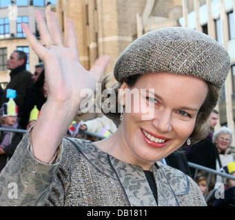 Crown Princess Mathilde attends the 'Koningsfeest' celebrations in Brussels, Belgium, 15 November 2007. During the Koningsfeest students protested against the monarchy. Some of them were taken in costudy by the police. Photo: Albert Nieboer (NETHERLANDS OUT) Stock Photo