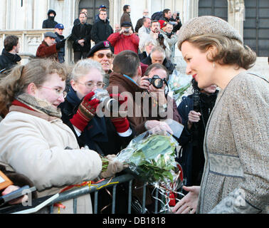 Crown Princess Mathilde attends the 'Koningsfeest' celebrations in Brussels, Belgium, 15 November 2007. During the Koningsfeest students protested against the monarchy. Some of them were taken in costudy by the police. Photo: Albert Nieboer (NETHERLANDS OUT) Stock Photo