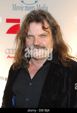 Hungarian-born top music producer leslie Mandokie arrives for the 'Movie meets Media' party in Hamburg, Germany, 03 December 2007. The famous Atlantic hotel hosted the guests from showbiz, media and economy. Photo: Wolfgang Langenstrassen Stock Photo