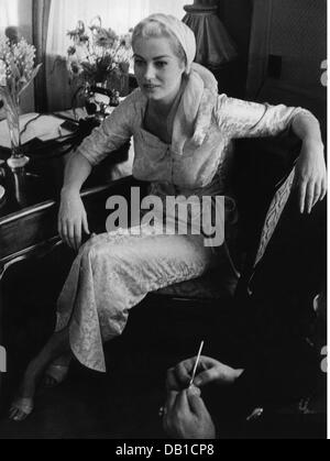 Ekberg, Anita, 29.9.1931 - 11.1.2015, Swedish actress, full length, 1958, Stock Photo