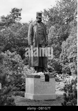 geography / travel, Austria, Vienna, monuments, Franz Joseph monument, castle garden, 2.8.1957, Additional-Rights-Clearences-Not Available Stock Photo