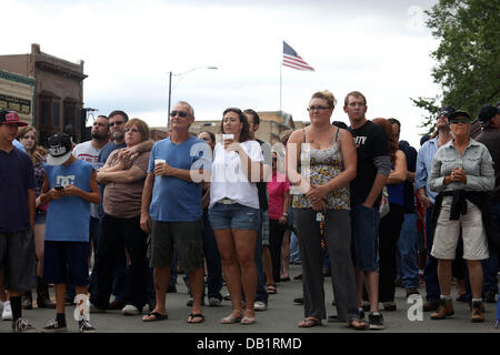 Prescott, AZ, USA. 21st July, 2013. The crowd watches musicians during 'Prescott Strong' in Prescott, Arizona. The 8 hour concert benefit honored the 19 Granite Mountain Hotshots killed in the Yarnell fire. Credit:  Krista Kennell/ZUMAPRESS.com/Alamy Live News Stock Photo