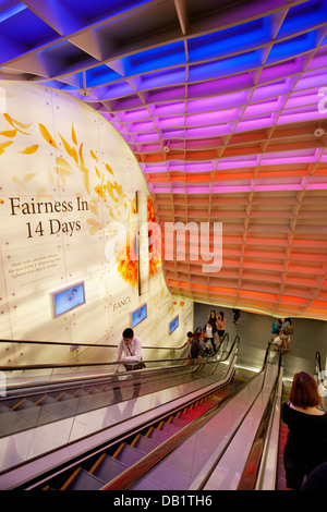 Interior of Ion Orchard shopping mall Stock Photo - Alamy
