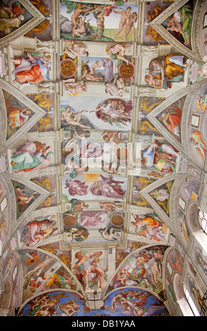 The Famous Ceiling Roof Of The Sistine Chapel Michelangelo Fresco 16th ...