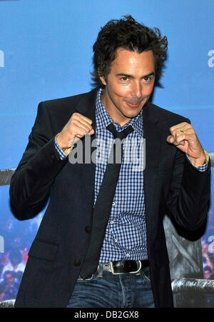 US-Canadian director Shawn Levy poses during a photocall for the film 'Real Steel in Munich, Germany, 12 September 2011. The film arrives German cinemas on 10 November 2011 and tells the story of humanoid robots battling each other during boxing matches. Photo: Ursula Dueren Stock Photo