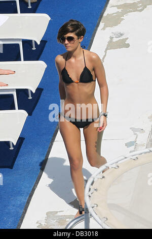 Frankie sandford bikini hi res stock photography and images Alamy