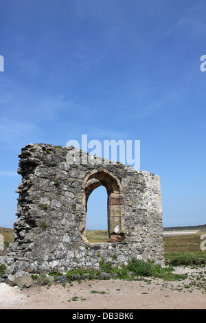 The Ruins Of Llanddwyn Chapel, Llanddwyn Island, Anglesey Stock Photo