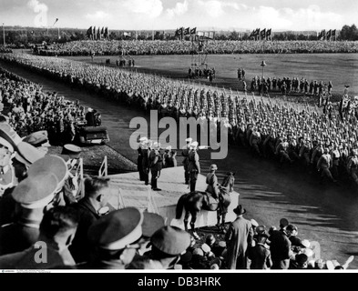 Nazism, National Socialism, Nuremberg Rallies, 'Reichsparteitag der Freiheit'(Rally of Freedom), 10. - 16.9.1935, Adolf Hitler during the parade of the Wehrmacht, Additional-Rights-Clearences-Not Available Stock Photo