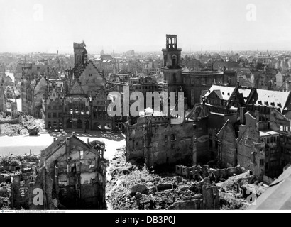postwar period, destroyed cities, Frankfurt on the Main, Germany, 1945, Additional-Rights-Clearences-Not Available Stock Photo
