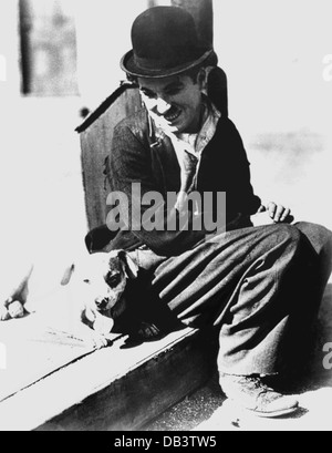 Charlie Chaplin - CHARLOT A DOG'S LIFE First National Pictures, 1918. Directed by Charlie Chaplin Stock Photo