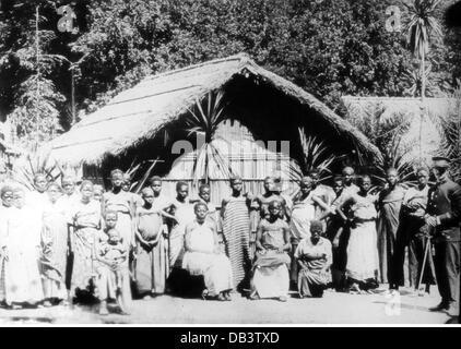 geography / travel, Africa, Belgian Congo, people, Congolese, group outside of a hut, circa 1895, Additional-Rights-Clearences-Not Available Stock Photo