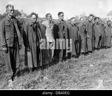 events, Second World War / WWII, war crimes, Malmedy massacre, 17.12.1944, suspect SS troopers in a prison camp of the 3rd US Army, Passau, Germany, 7.5.1945, Additional-Rights-Clearences-Not Available Stock Photo