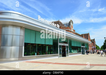 Basingstoke Railway Station, Basingstoke, Hampshire, England, United Kingdom Stock Photo