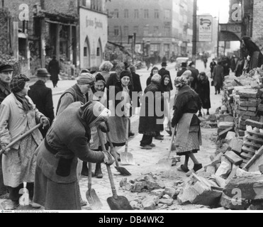 events, Second World War / WWII, aerial warfare, Germany, cleanup after a bombing raid on Berlin, near Cafe Kanzler, early 1945, Additional-Rights-Clearences-Not Available Stock Photo