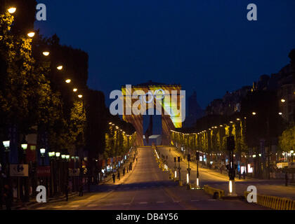 July 21, 2013 - Paris, France - Arc de Triomphe lit up for 100th anniversary 2013 Tour de France (Credit Image: © Beth Schneider/Beth Schneider/ZUMAPRESS.com) Stock Photo