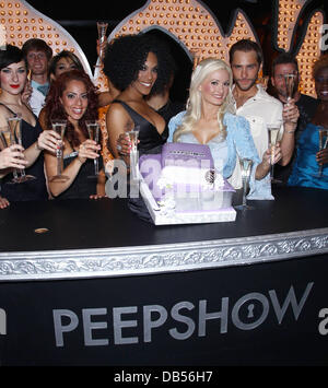 Cheaza, Holly Madison, Josh Strickland, Jerry Mitchel and the cast of Peepshow Holly Madison and the cast of Peepshow celebrate two remarkable years at Planet Hollywood Resort and Casino Las Vegas, Nevada - 25.04.11 Stock Photo