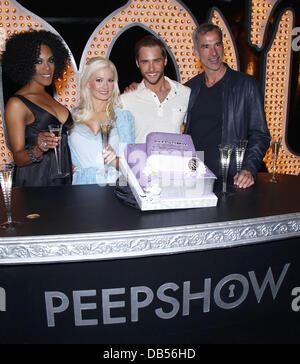 Cheaza, Holly Madison, Josh Strickland, Jerry Mitchel Holly Madison and the cast of Peepshow celebrate two remarkable years at Planet Hollywood Resort and Casino Las Vegas, Nevada - 25.04.11 Stock Photo