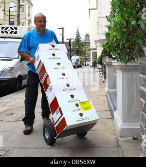 Champagne is delivered to The Goring Hotel where Kate Middleton will stay the night before her wedding to Prince William London, England - 26.04.11 Stock Photo