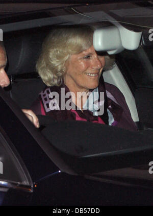 Camilla, Duchess of Cornwall leaving Locanda Locatelli restaurant after dining with her son Tom Parker Bowles and Sara Parker Bowles London, England - 27.04.11 Stock Photo