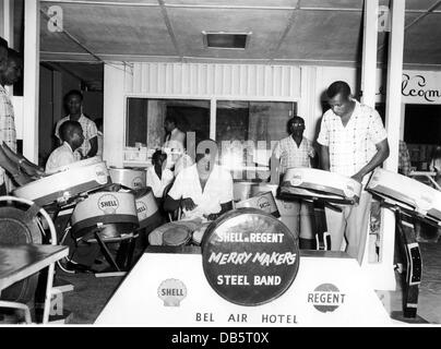 geography / travel, Trinidad and Tobago, people Shell & Regent Merry Makers Steel Band making music by using parts of oil drums, circa 1960, Additional-Rights-Clearences-Not Available Stock Photo