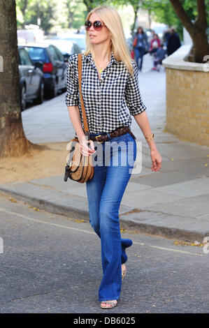 Claudia Schiffer makes her way home after taking her son to school London, England - 04.05.11 Stock Photo