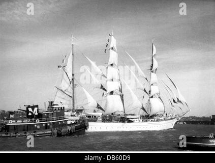 military, Germany, Bundeswehr, Navy, sailing school ship 'Gorch Fock' (1958), view, New York Harbour, 5.8.1962, Additional-Rights-Clearences-Not Available Stock Photo