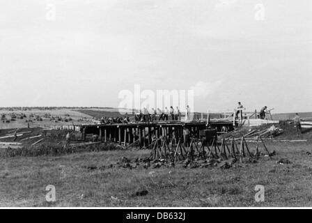 events, Second World War / WWII, Soviet Union, summer 1941, members of a German Reich Labour Service (Reichsarbeitsdienst) unit (Abteilung K. 1/130), deployed on the Eastern Front, build a bridge in the Ukraine, Additional-Rights-Clearences-Not Available Stock Photo