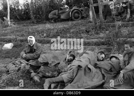 Second World War / WWII, Soviet Union, Battle of Uman, 15.7. - 8.8.1941, wounded Soviet prisoners, Additional-Rights-Clearences-Not Available Stock Photo
