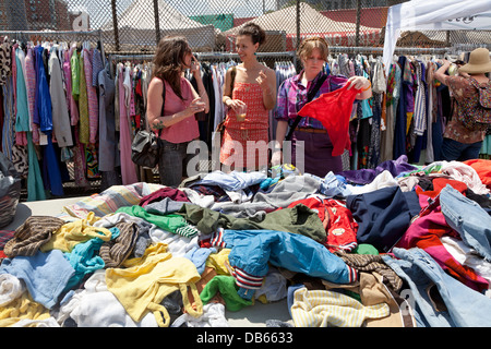 Flea market in Hell's Kitchen, NYC, New York City Stock Photo - Alamy