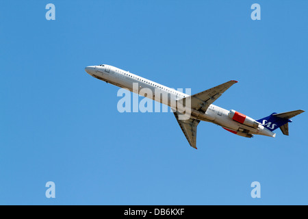 SE-DIR Scandinavian McDonnell Douglas MD-82 - 53004/1846 takes off from CPH Kastrup Airport, Copenhagen, Denmark Stock Photo