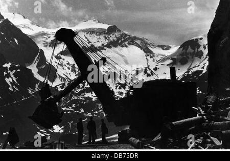 energy, water, Kaprun power station construction site, heavy excavator at the LImberg dam, Austria, circa 1950, Additional-Rights-Clearences-Not Available Stock Photo