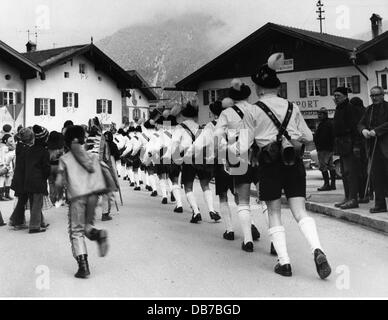 festivities, carnival at Partenkirchen, 'shaking the bells' at Mittenwald, participants of the procession, Mittenwald, 1974, Additional-Rights-Clearences-Not Available Stock Photo