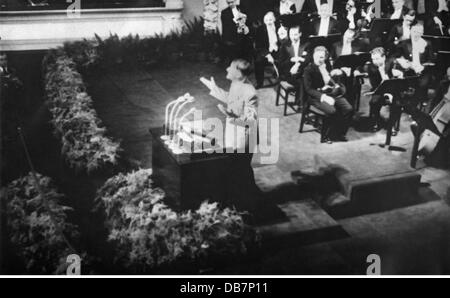 Hitler, Adolf, 20.4.1889 - 30.4.1945, German politician (NSDAP), Chancellor of the Reich 30.1.1933 - 30.4.1945, speech during the Culture Congress, Nuremberg, 17.9.1938, Stock Photo