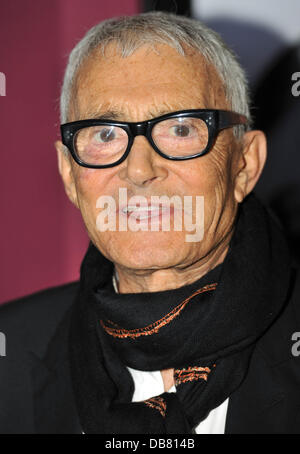 VIDAL SASSOON DEAD AT 84 Celebrated hair and fashion icon VIDAL SASSOON has died at the age of 84. The veteran stylist passed away at his Los Angeles home on Wednesday (09May12) following illness, reports the Los Angeles Times. Born in London, Sassoon bec Stock Photo