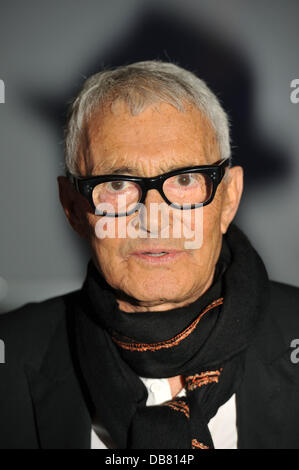 VIDAL SASSOON DEAD AT 84 Celebrated hair and fashion icon VIDAL SASSOON has died at the age of 84. The veteran stylist passed away at his Los Angeles home on Wednesday (09May12) following illness, reports the Los Angeles Times. Born in London, Sassoon bec Stock Photo