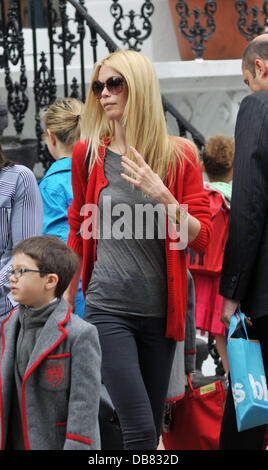 German model Claudia Schiffer makes her way home after taking her daughter to school London, England - 17.05.11 Stock Photo