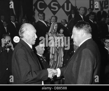 Adenauer, Konrad, 5.1.1876 - 19.4.1967, German politician (CDU), Federal Chancellor 15.9.1949 - 16.10.1963, at the event 'Bavaria thanks Adenauer', congress hall of the Deutsches Museum, Munich, 5.10.1963, with Franz Josef Strauss, Stock Photo